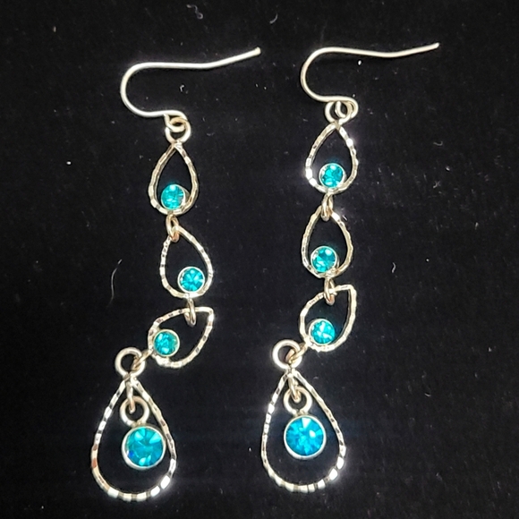 Elegant Silver Tone Blue Rhnistones Dangle Earrings - Picture 6 of 17